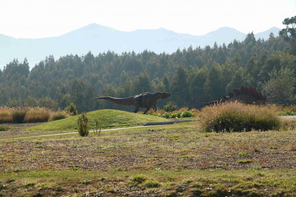 Allosaurus Y Dacentrurus 
